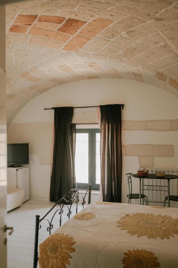 Le Camporelle In Citta Bed & Breakfast เลชเช ภายนอก รูปภาพ